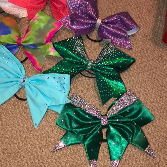 Cheer bows - Picture 2 of 4